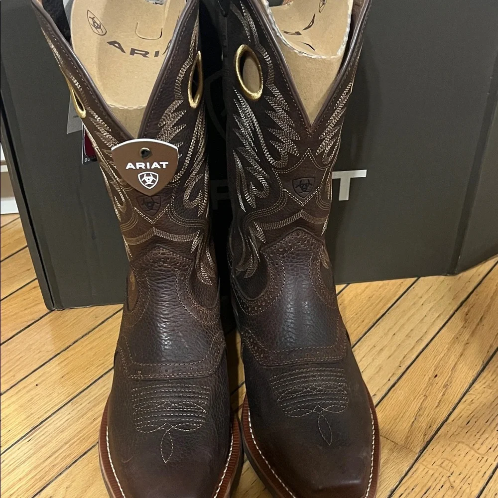 Ariat Dark Brown Western Pull-On Cowboy Boots with Gold Trim - Picture 2 of 9